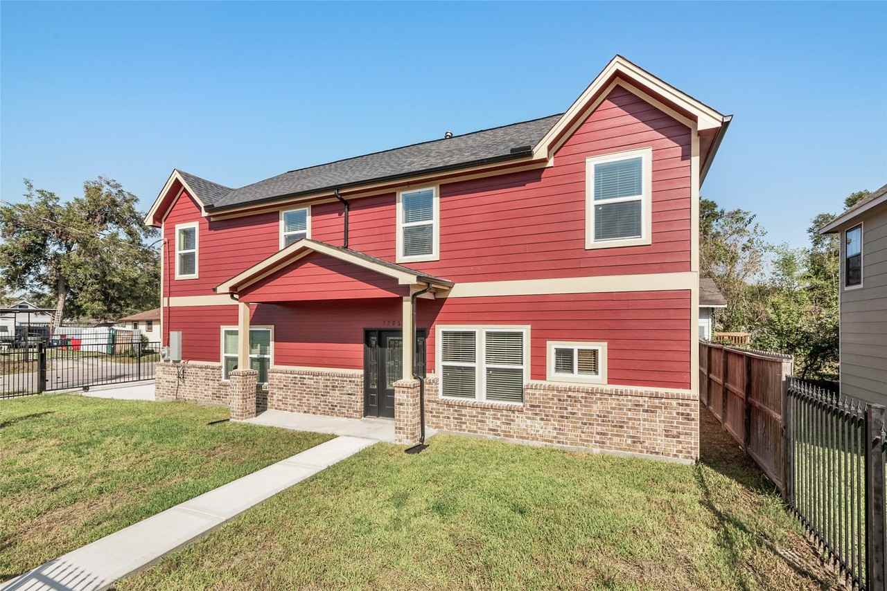 1206 South Victory Drive - Photo 2 of 35