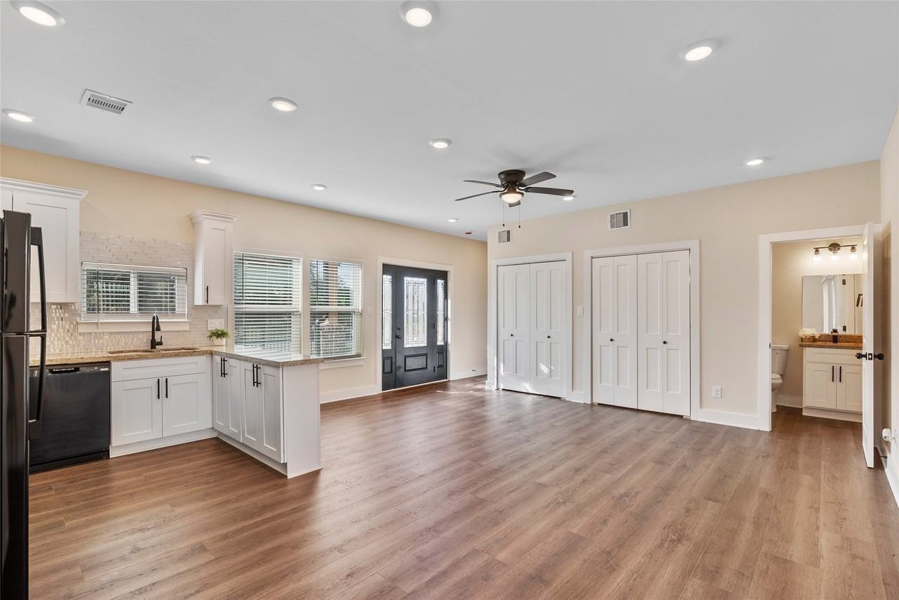 1206 South Victory Drive - Photo 6 of 35