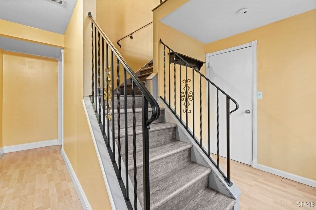 3059 Hayfield Ln - Photo 4 of 33