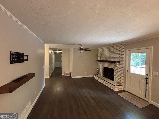 1015 Castlewood Dr - Photo 4 of 49