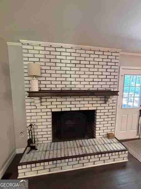 1015 Castlewood Dr - Photo 6 of 49