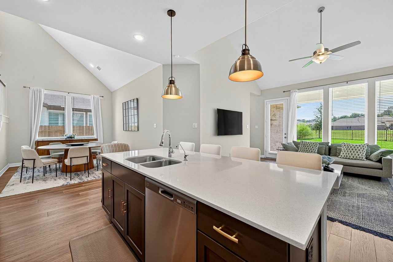 24607 Carleton Lake Ln - Photo 4 of 39