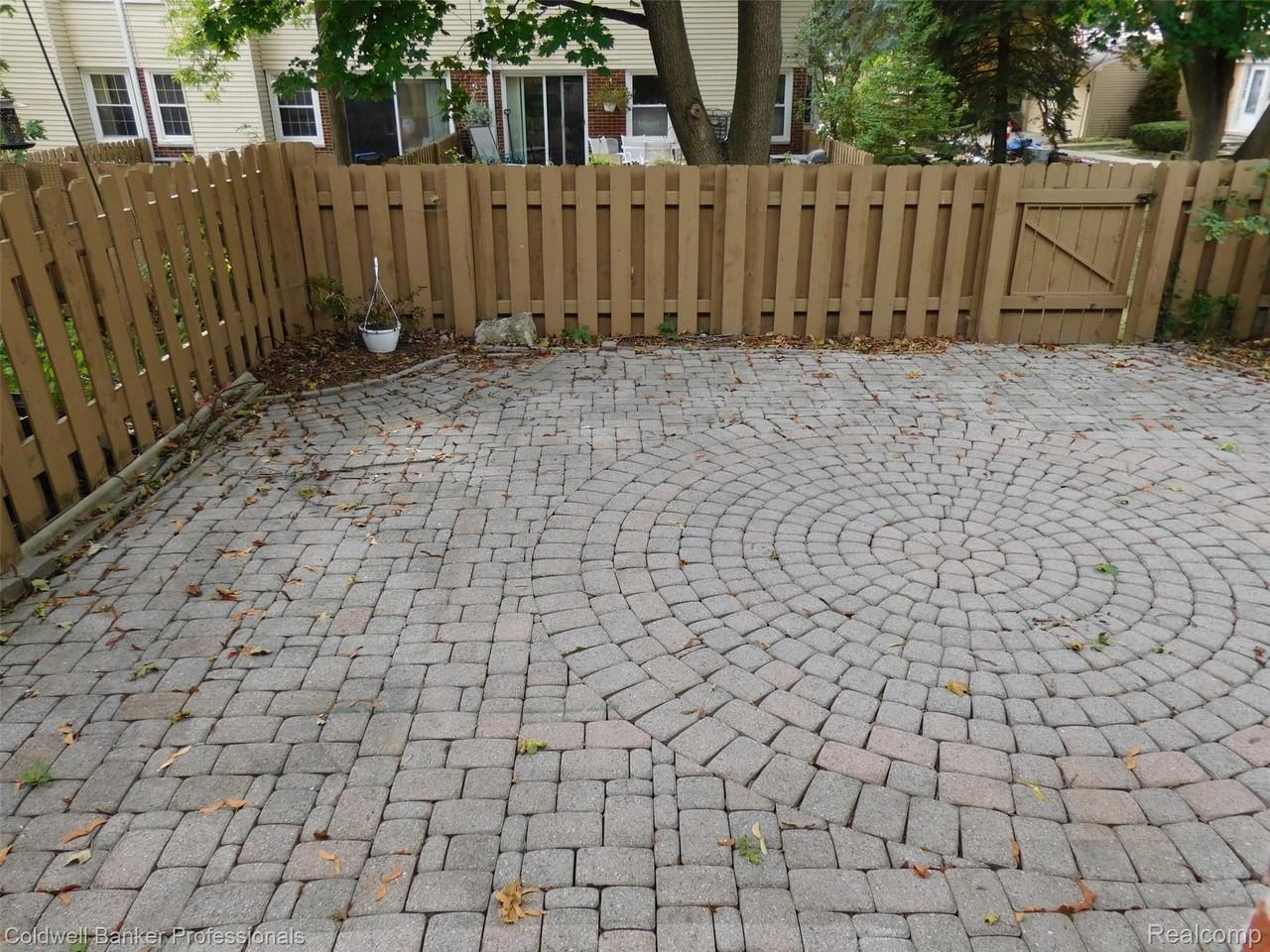 1500 Brentwood Dr - Photo 5 of 29