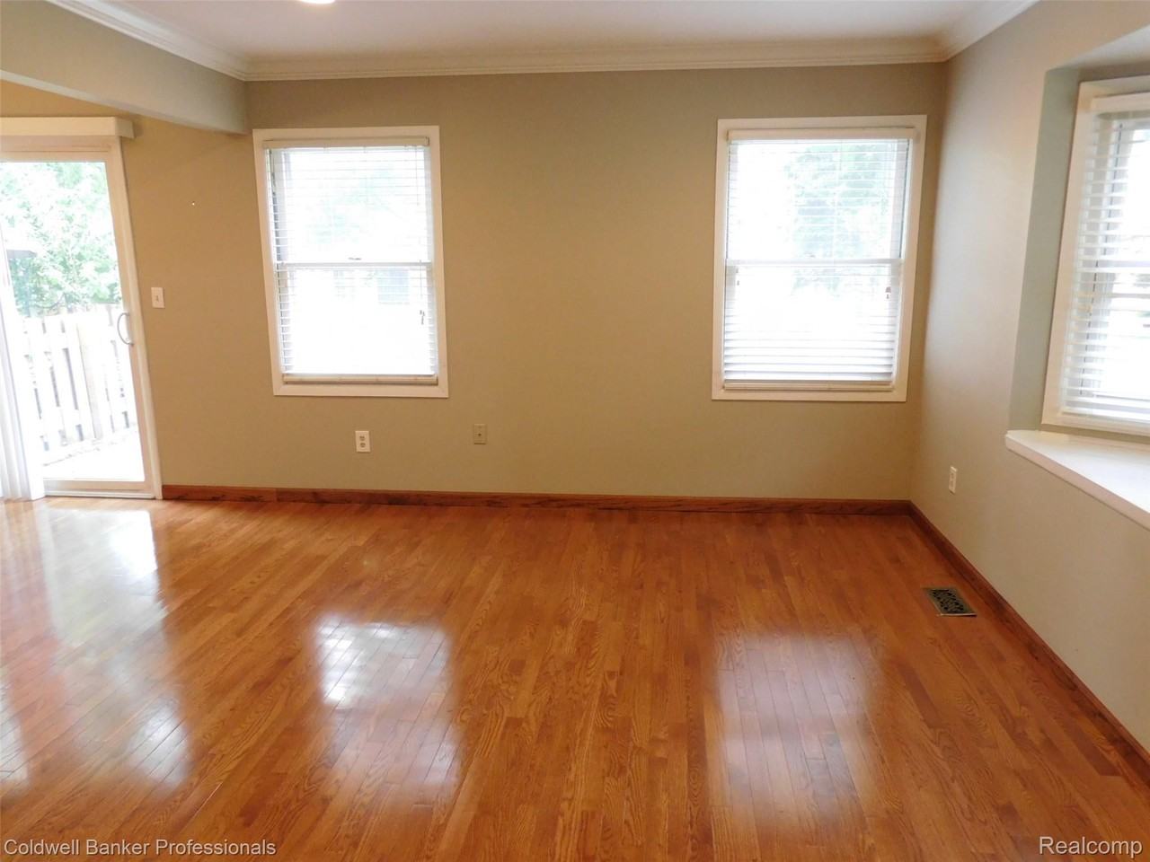 1500 Brentwood Dr - Photo 6 of 29