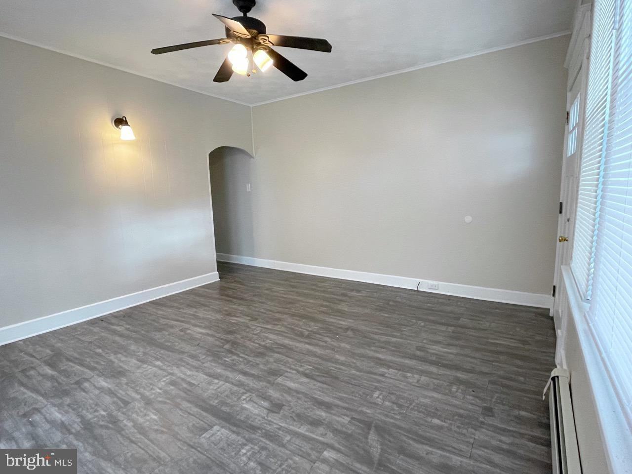 4410 York Street - Photo 4 of 18