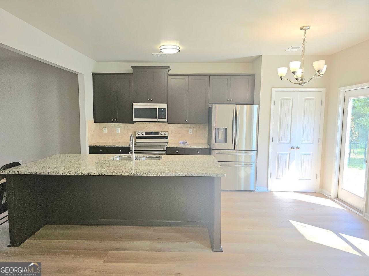 102 Daisy Cir - Photo 4 of 22