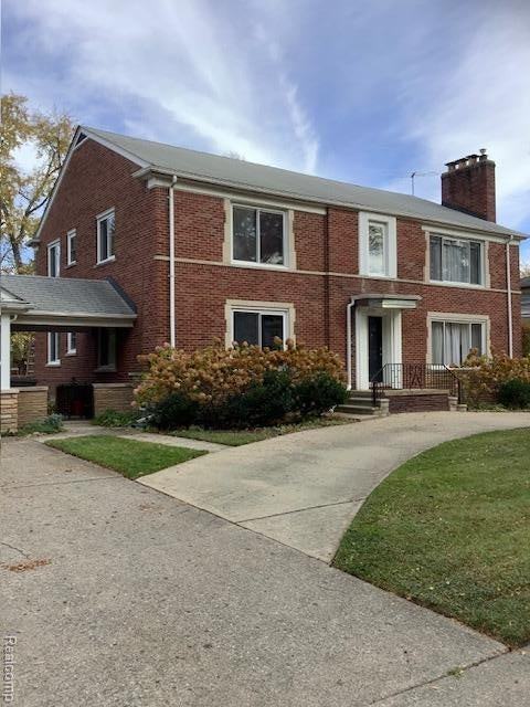 734 Harcourt Rd - Photo 2 of 28