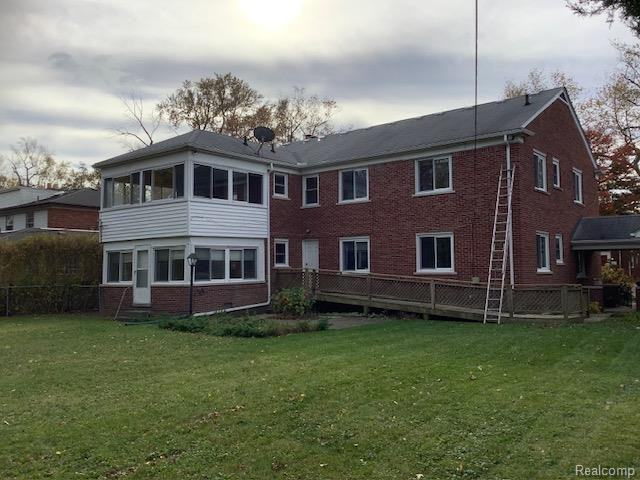 734 Harcourt Rd - Photo 4 of 28