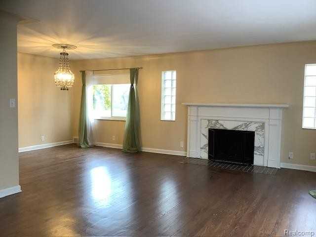 734 Harcourt Rd - Photo 7 of 28