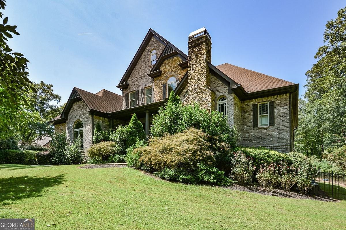 2210 Spalding Dr - Photo 5 of 50