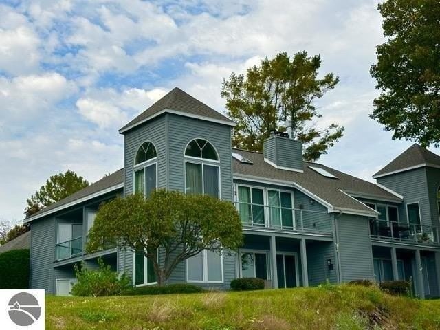 776 N Yacht Club Dr #4 - Photo 2 of 34