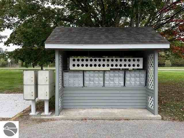 776 N Yacht Club Dr #4 - Photo 4 of 34