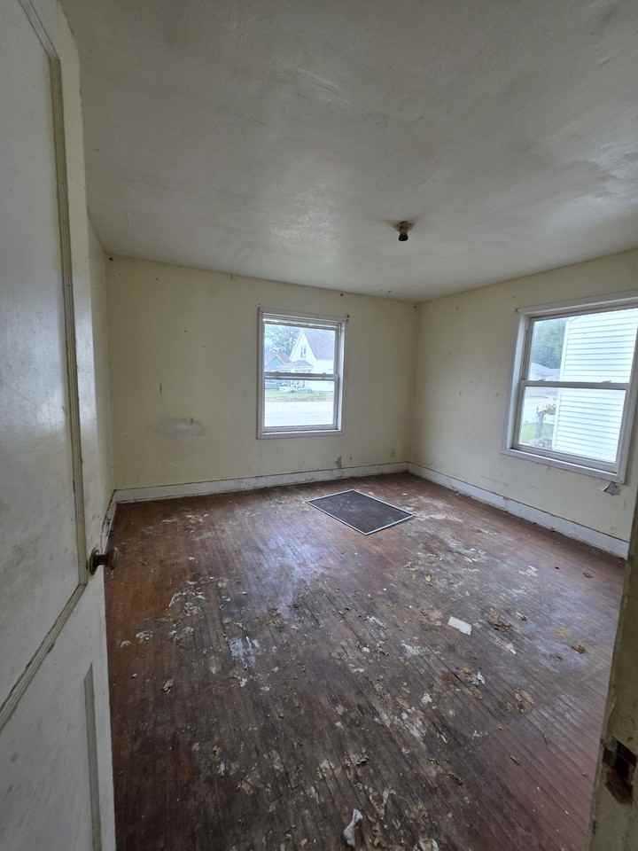 1311 E Garfield Ave - Photo 7 of 12