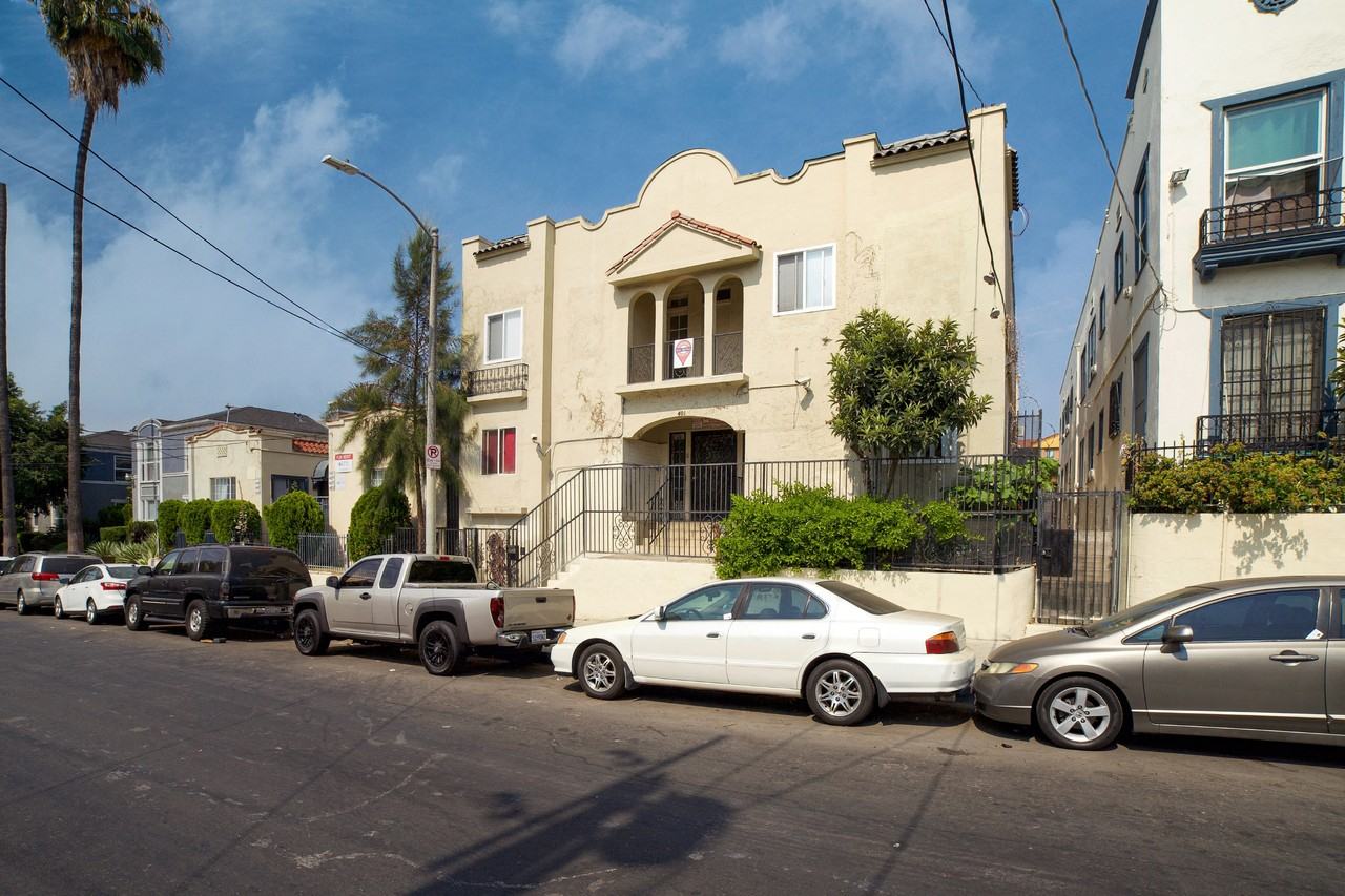 401 Witmer St - Photo 2 of 10