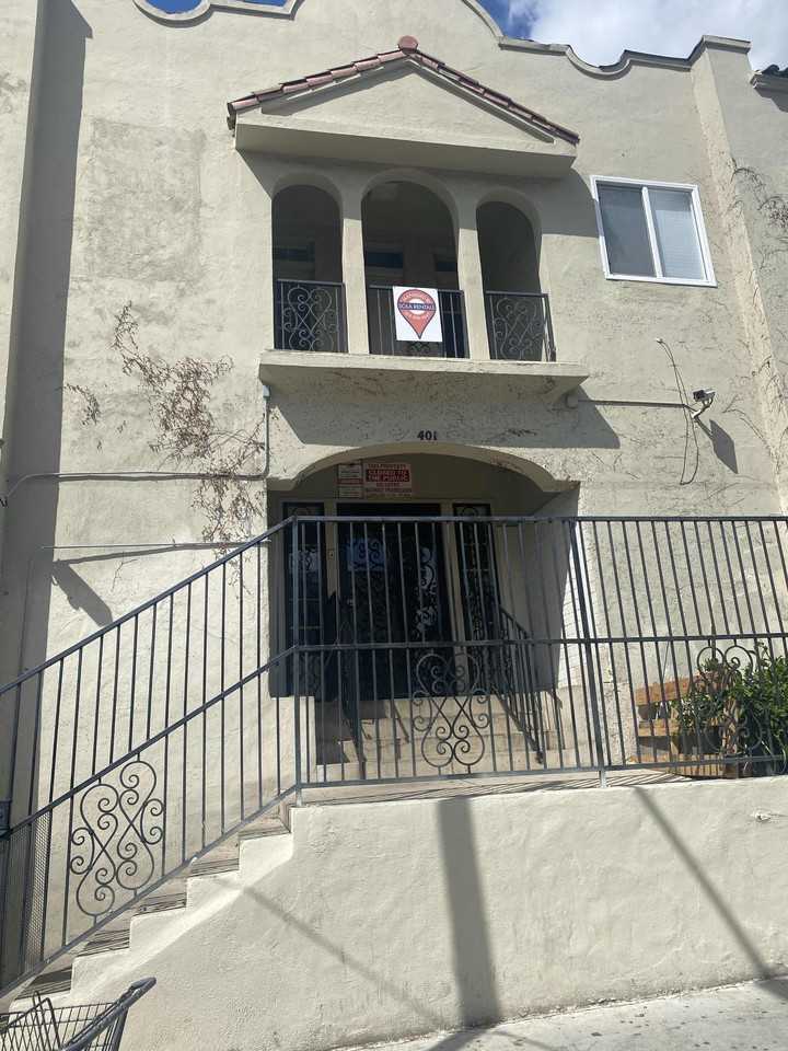 401 Witmer St - Photo 4 of 10