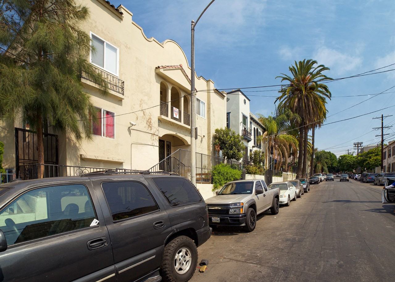 401 Witmer St - Photo 5 of 10