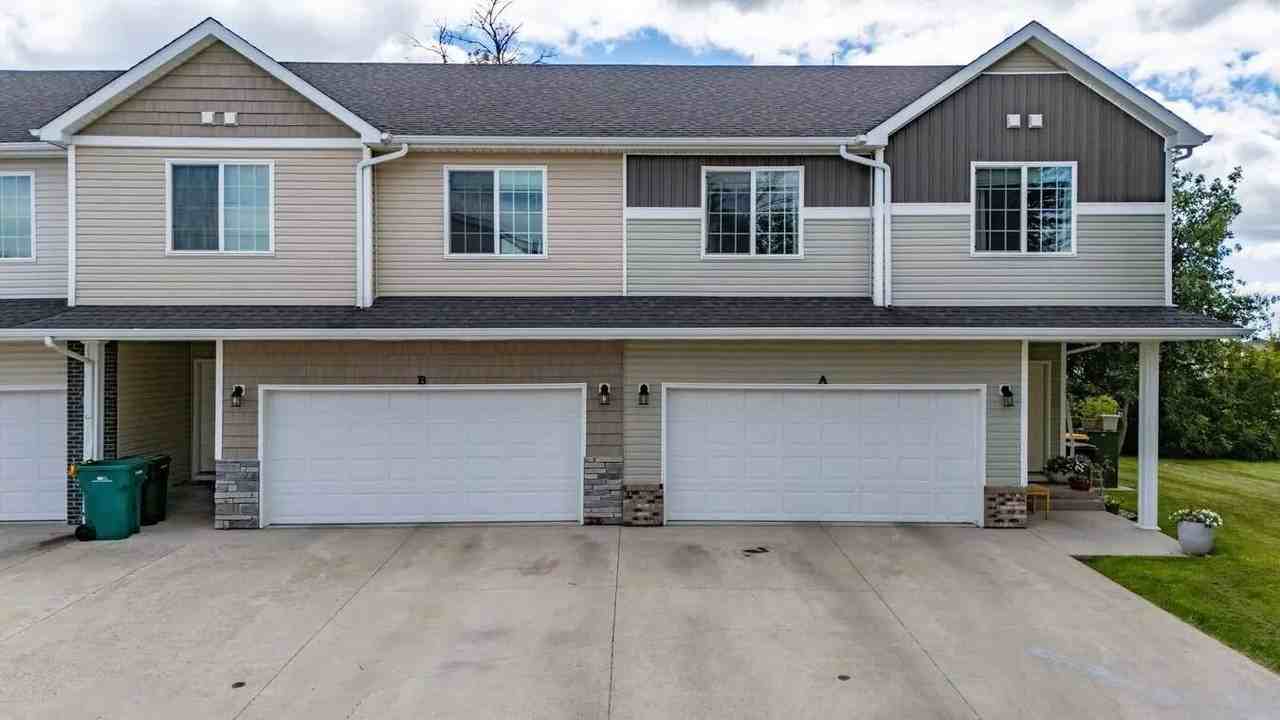 Montgomery Townhomes - Photo 2 of 25