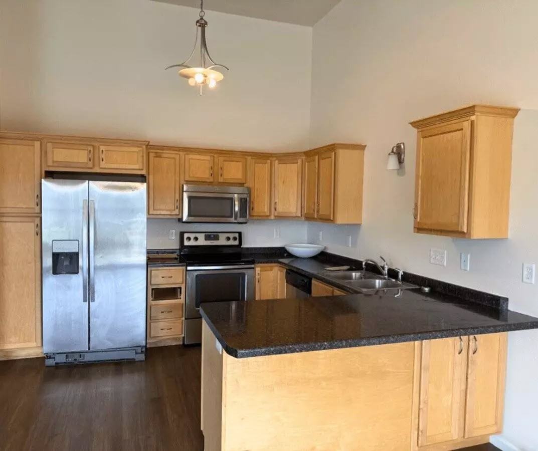 Montgomery Townhomes - Photo 6 of 25