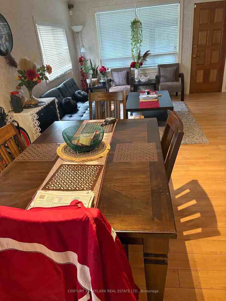 122 Boullee Street - Photo 2 of 11