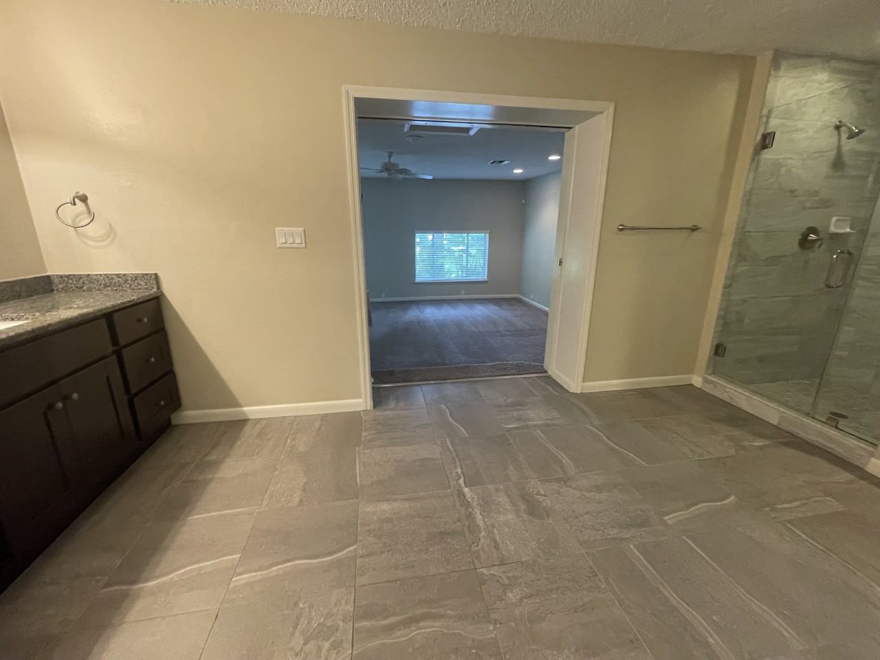 18109 Crawley Rd - Photo 5 of 41