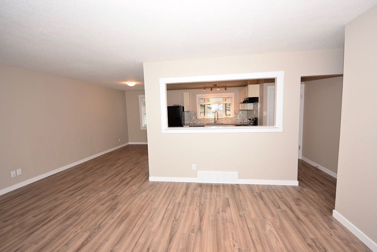 8504 135A Avenue Northwest, Edmonton, Alberta, Canada, T5E 1R6 - Photo 3 of 8