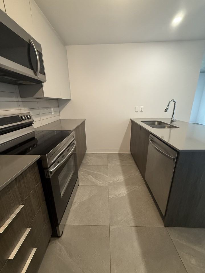 250 Hymus - Photo 3 of 30