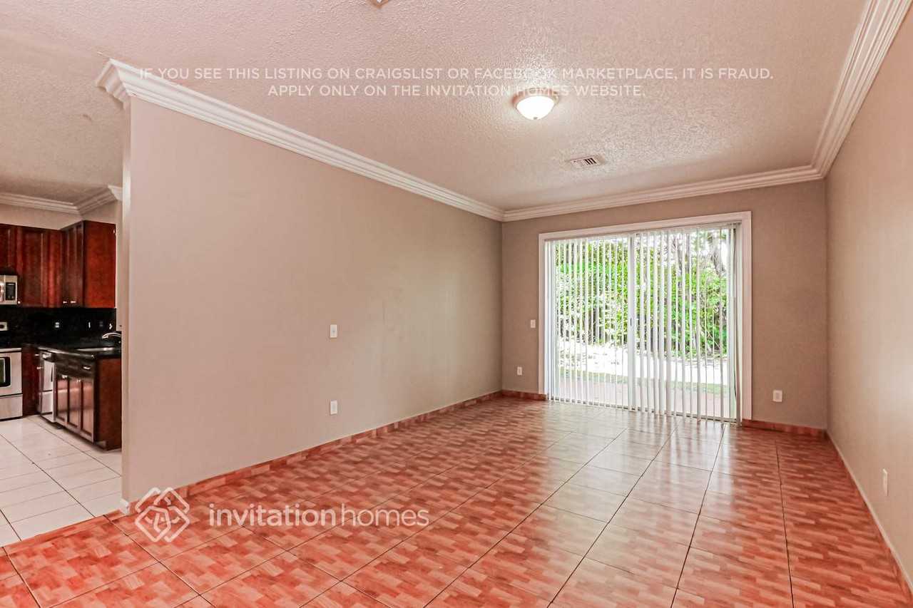 5833 Eagle Cay Ln - Photo 4 of 18