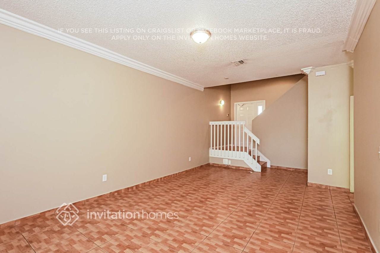 5833 Eagle Cay Ln - Photo 5 of 18