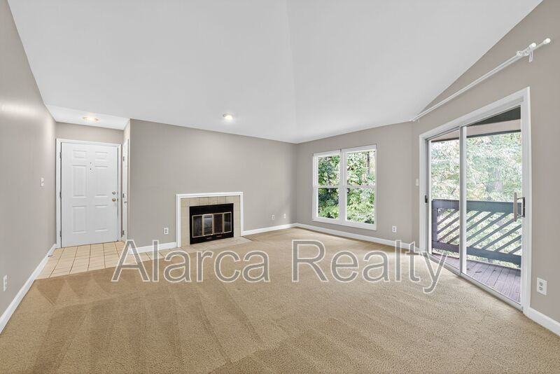 7425 Ashfield Ct - Photo 3 of 21