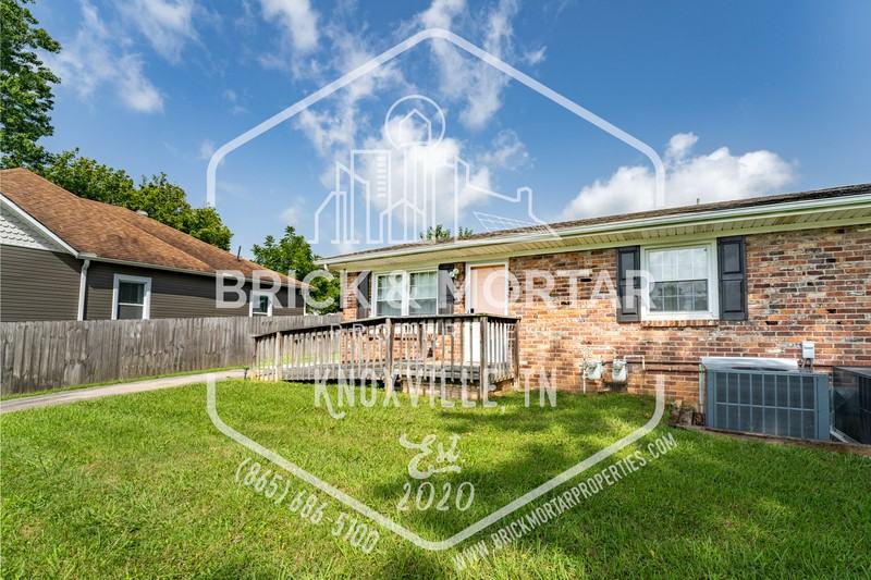 2407 Holbrook Dr - Photo 2 of 22