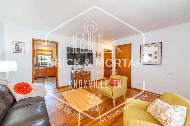 2407 Holbrook Dr - Photo 5 of 22