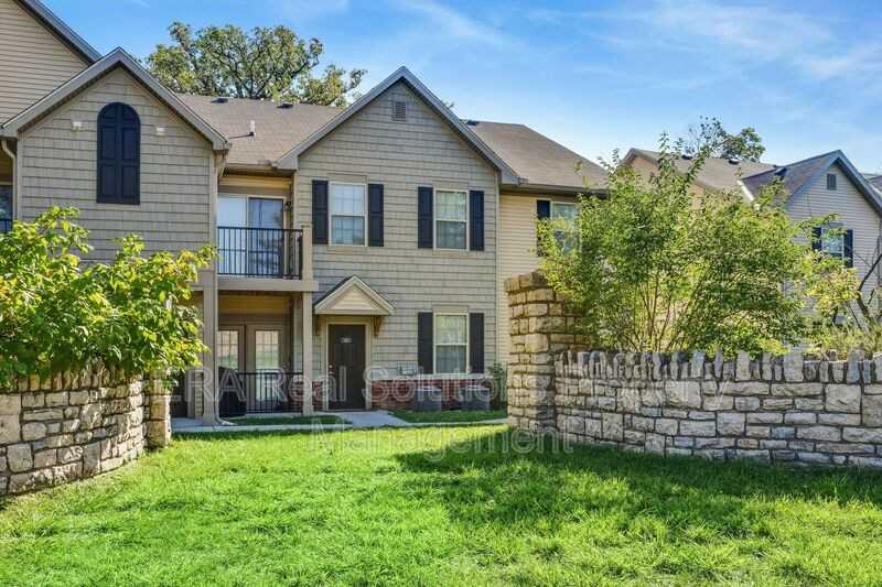 1605 Gilmore Park Ave