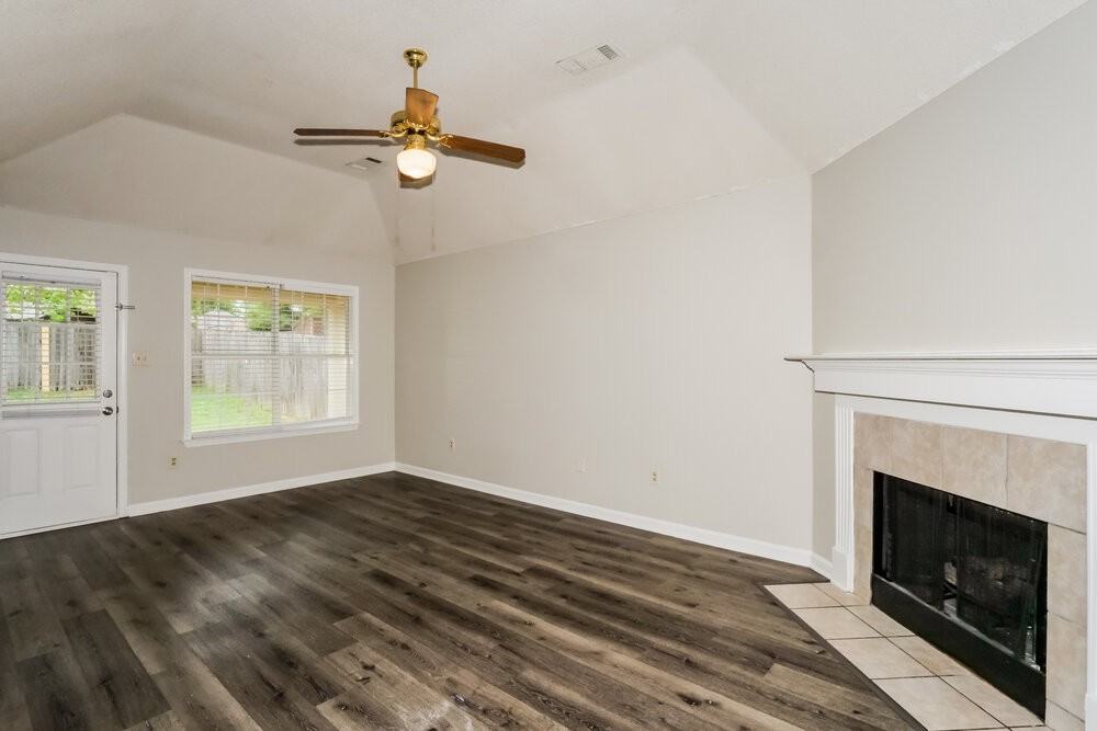 2778 Fletcher View Dr - Photo 4 of 16