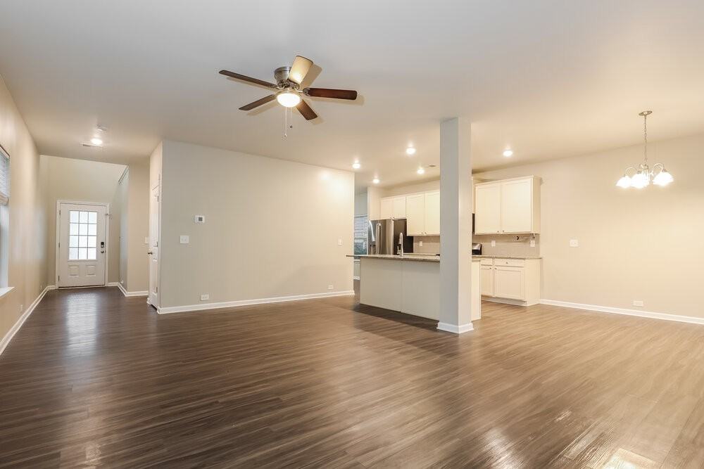 3949 Lake Manor Way - Photo 4 of 17