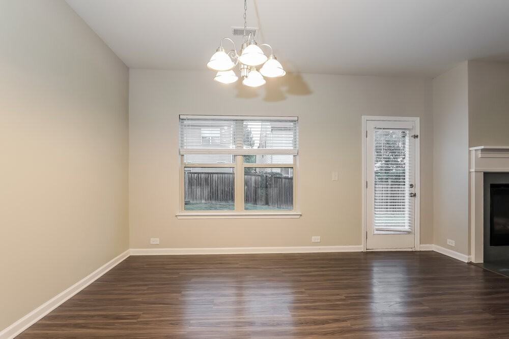3949 Lake Manor Way - Photo 6 of 17