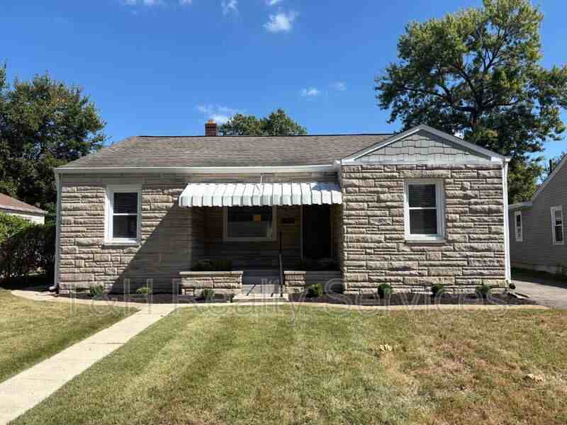 5243 Kingsley Dr - Photo 3 of 35
