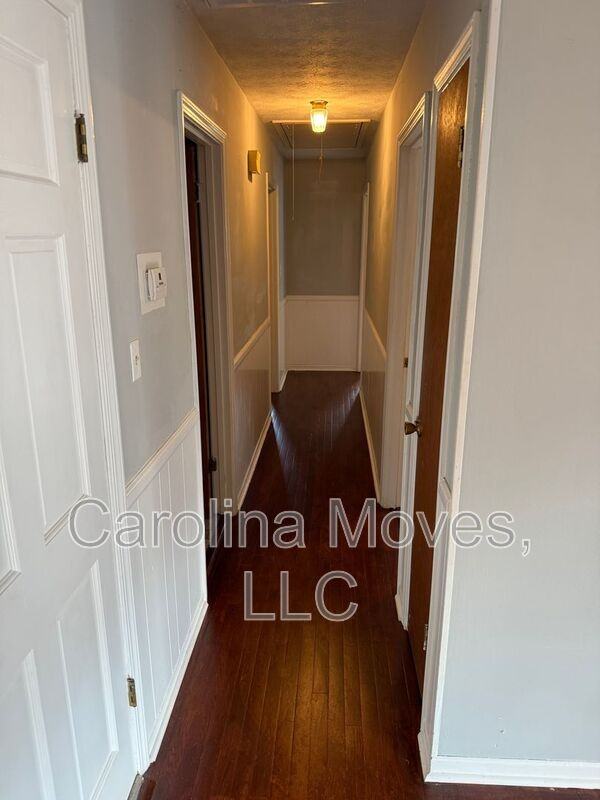 129 Darby Ct - Photo 5 of 12