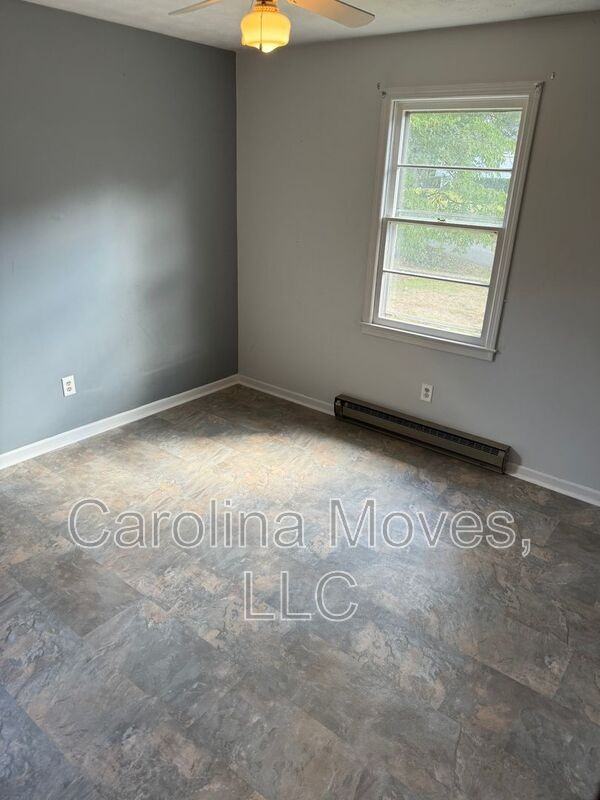 129 Darby Ct - Photo 7 of 12