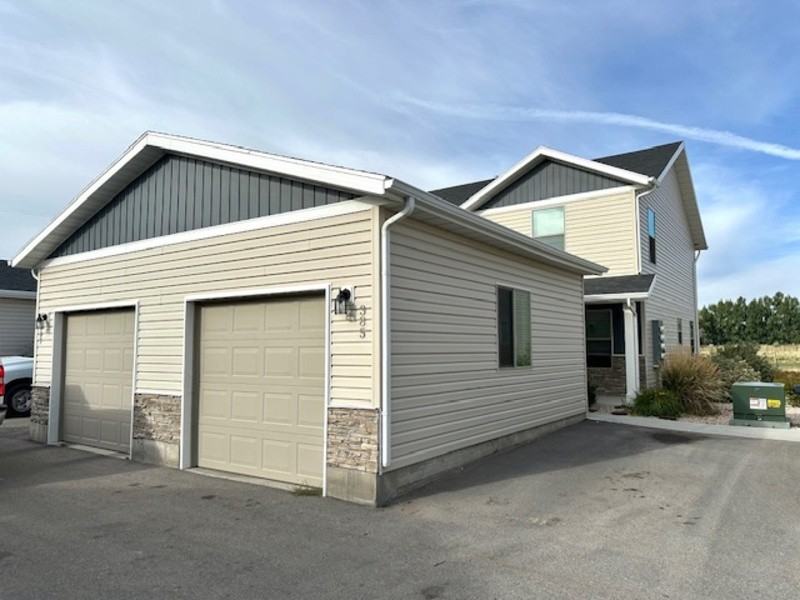 385 Sw - Photo 3 of 15