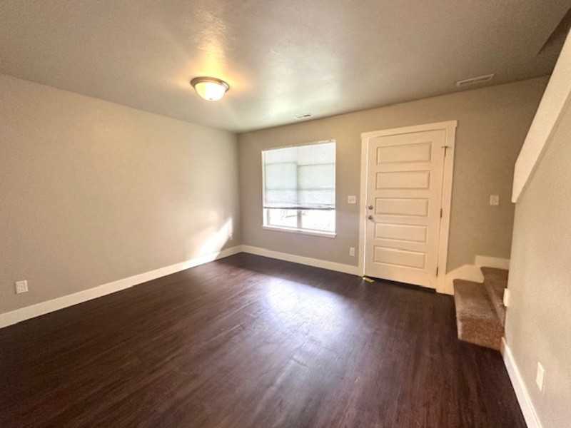 385 Sw - Photo 5 of 15