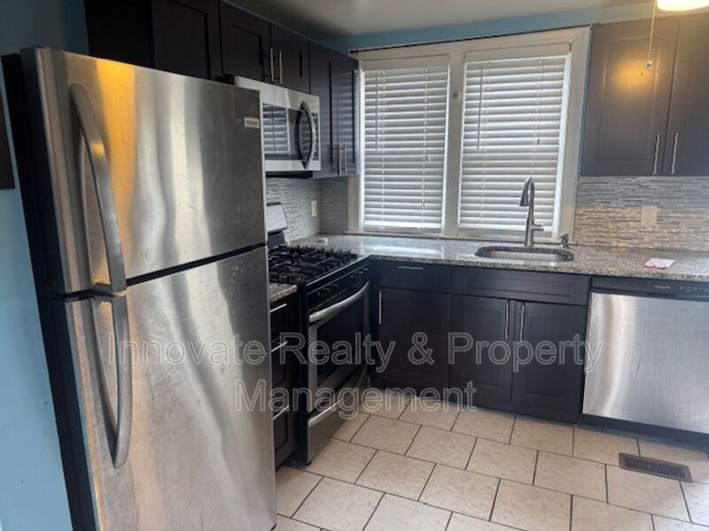 3726 Richmond St - Photo 3 of 19