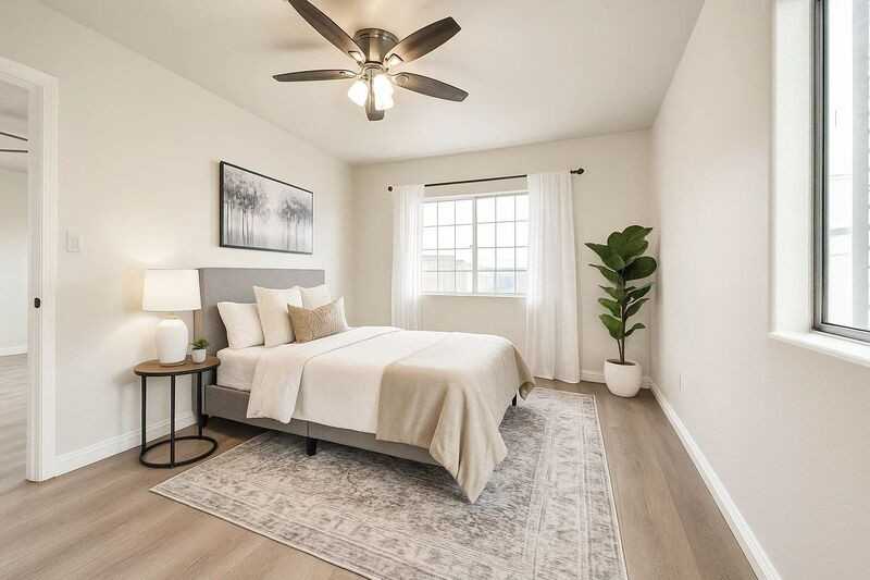 1323 West 58th Street - Photo 5 of 9