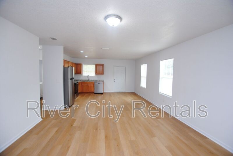5749 Silver Sands Cir - Photo 2 of 23