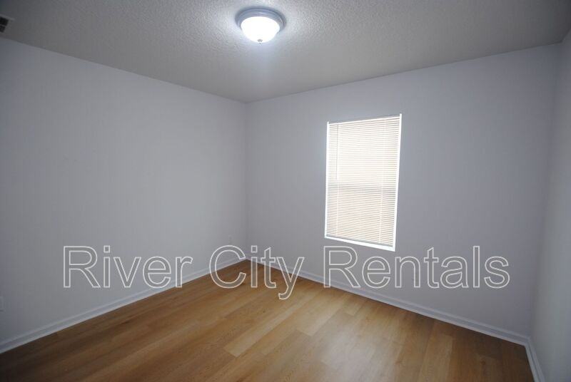 6385 Bowdoin Ave - Photo 3 of 17