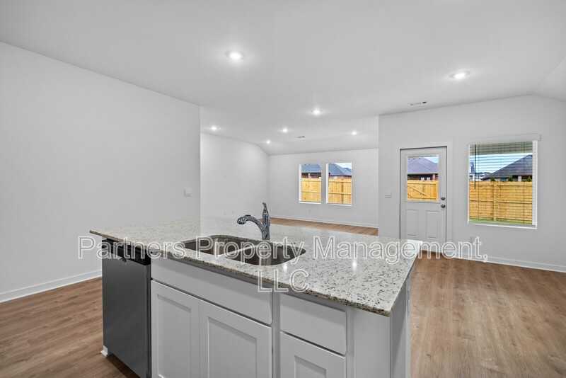 941 Rentley St - Photo 7 of 27