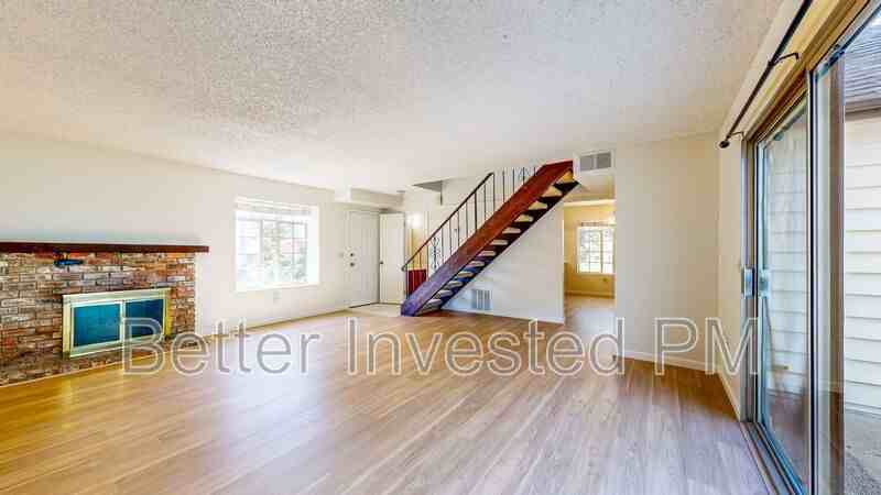 657 Rinaldo St - Photo 4 of 24