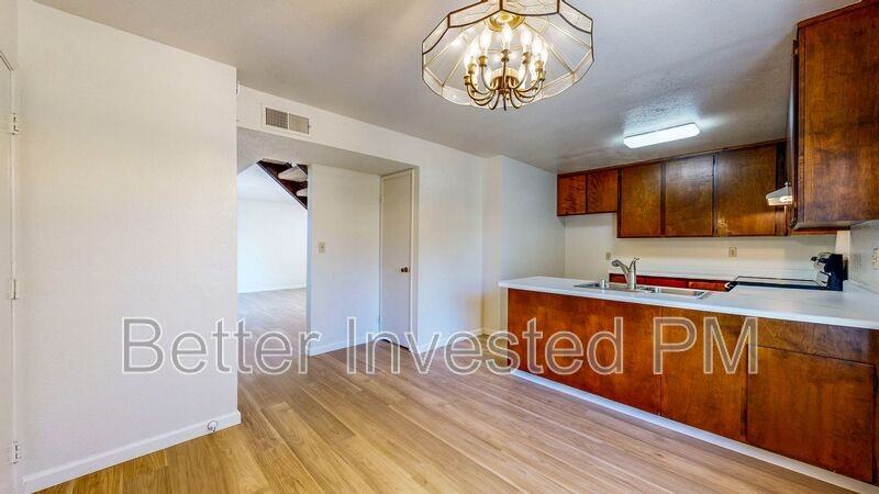 657 Rinaldo St - Photo 6 of 24