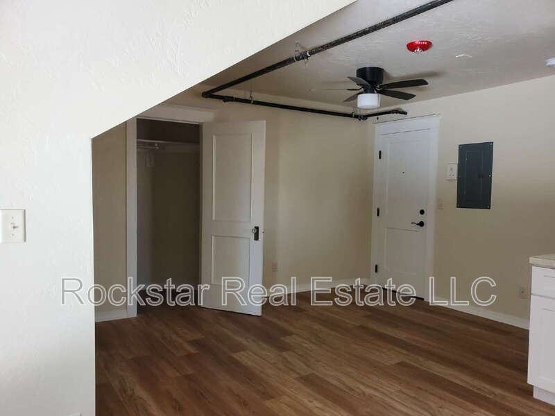 814 S Lincoln St - Photo 3 of 8