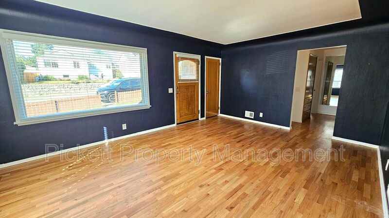 2109 E Highlands St - Photo 2 of 27