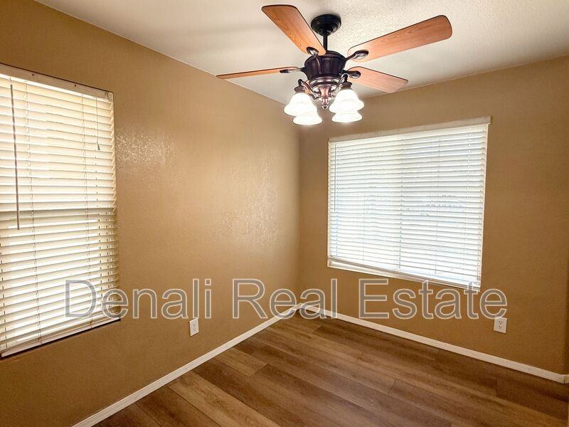 1670 East Gary Drive - Photo 4 of 38